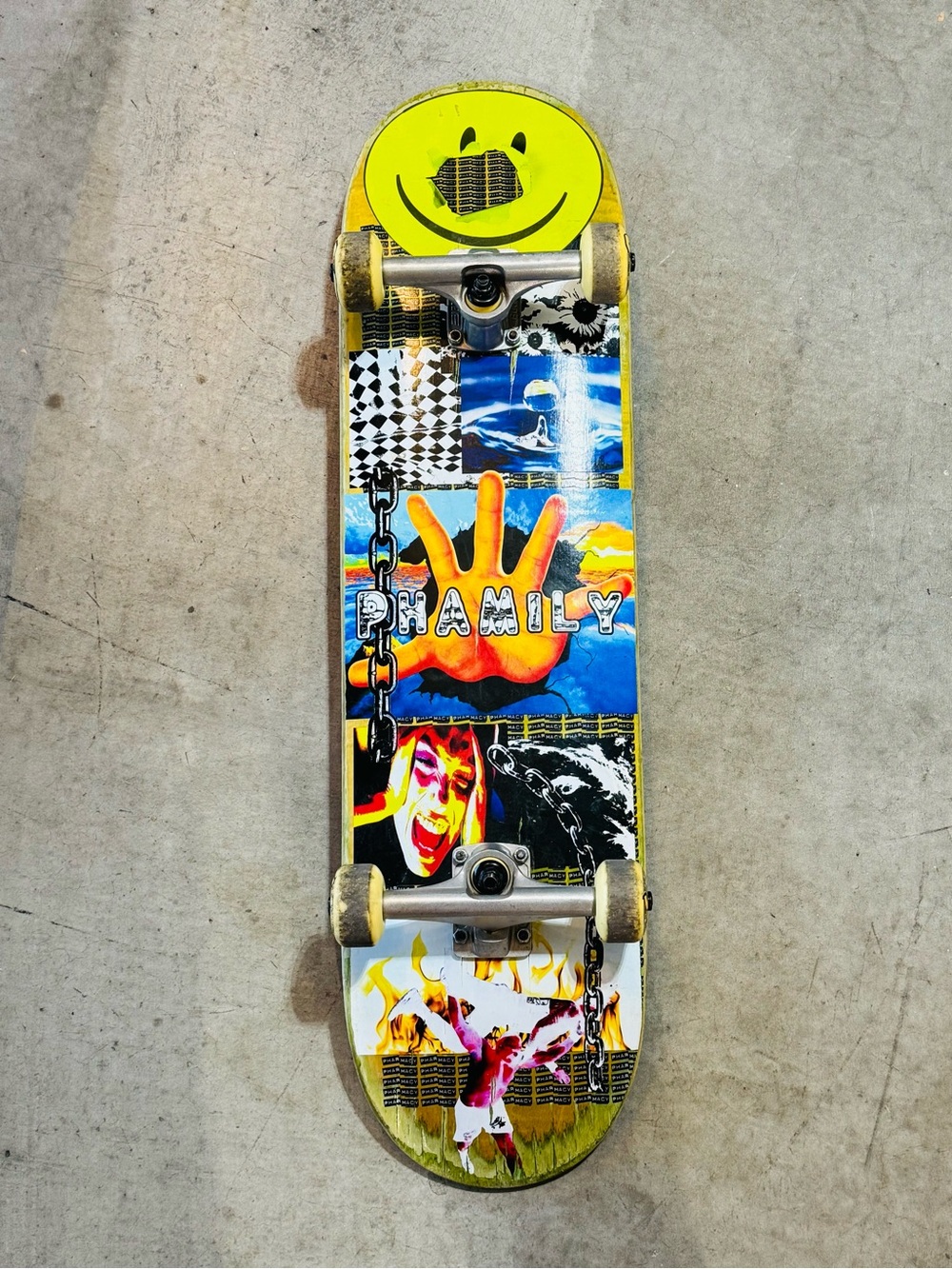 Pharmacy Boardshop PHAMILY Skateboard
